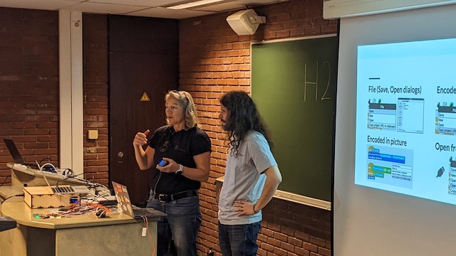 MicroBlocks at FOSDEM 2023